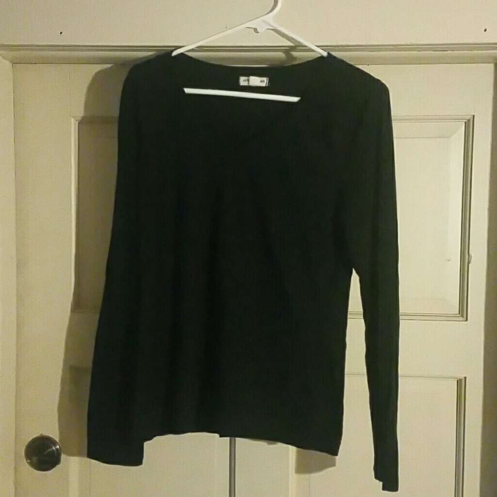 Long sleeve v neck